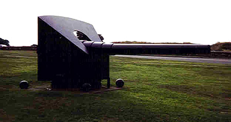 Gun from Spanish Cruiser Infanta Maria Teresa, Groton Connecticut