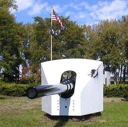 Gun from the Spanish Cruiser Infanta Maria Teresa in Ottumwa, Iowa